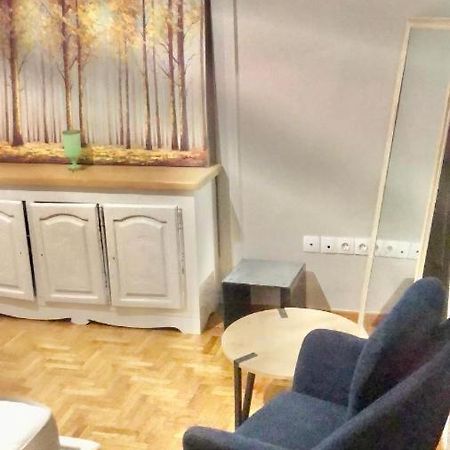 Economy Shared Apartment E In Central Атина Екстериор снимка