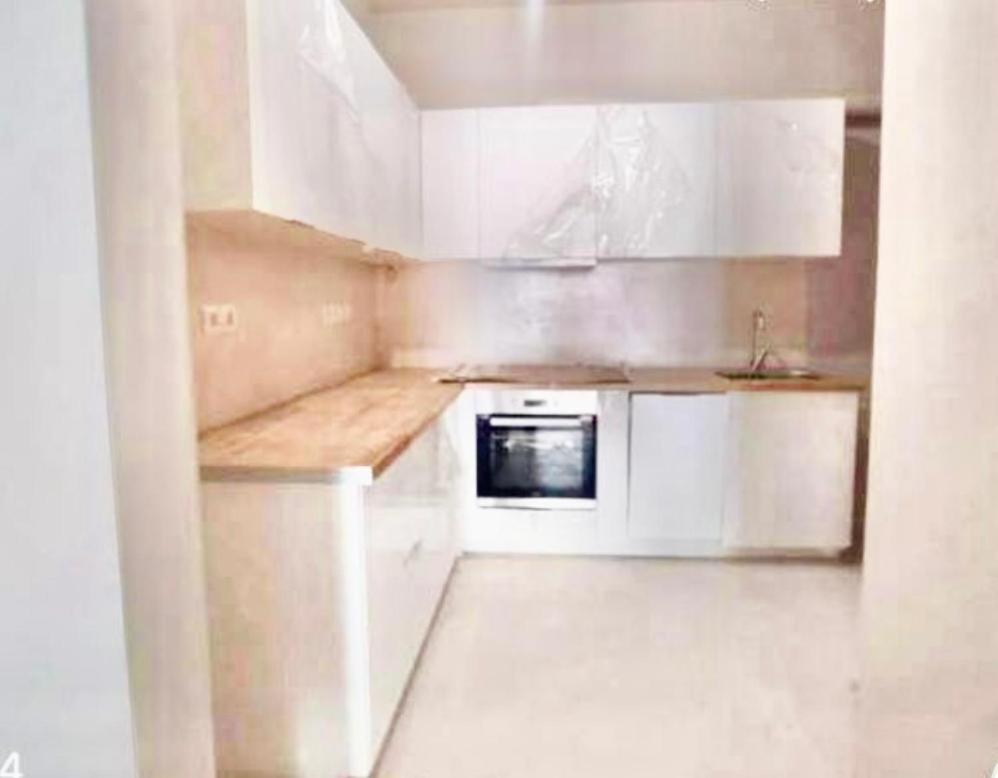 Economy Shared Apartment E In Central Атина Екстериор снимка